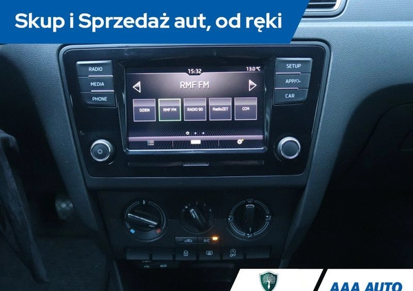 Skoda RAPID cena 30000 przebieg: 153735, rok produkcji 2017 z Lubawa małe 211